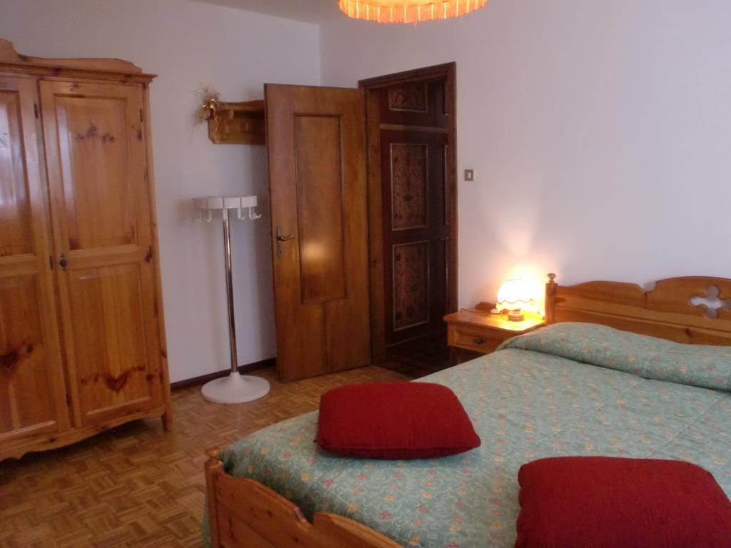 Appartamento Niki Campitello Campitello di Fassa Cameră foto